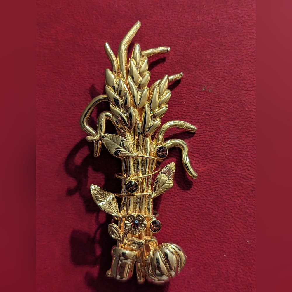 Vintage Harvest Fall Pumpkin and Straw pin brooch Costume Jewelry